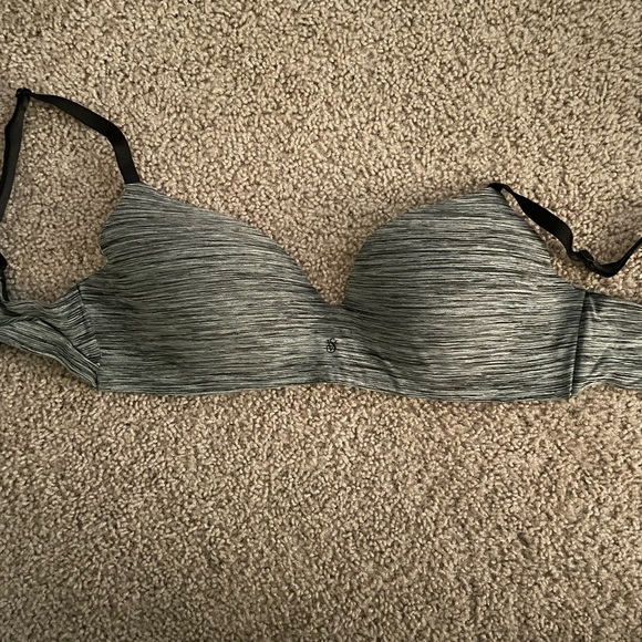 Victoria’s Secret/Pink Bras. Size 34D - Picture 2 of 13